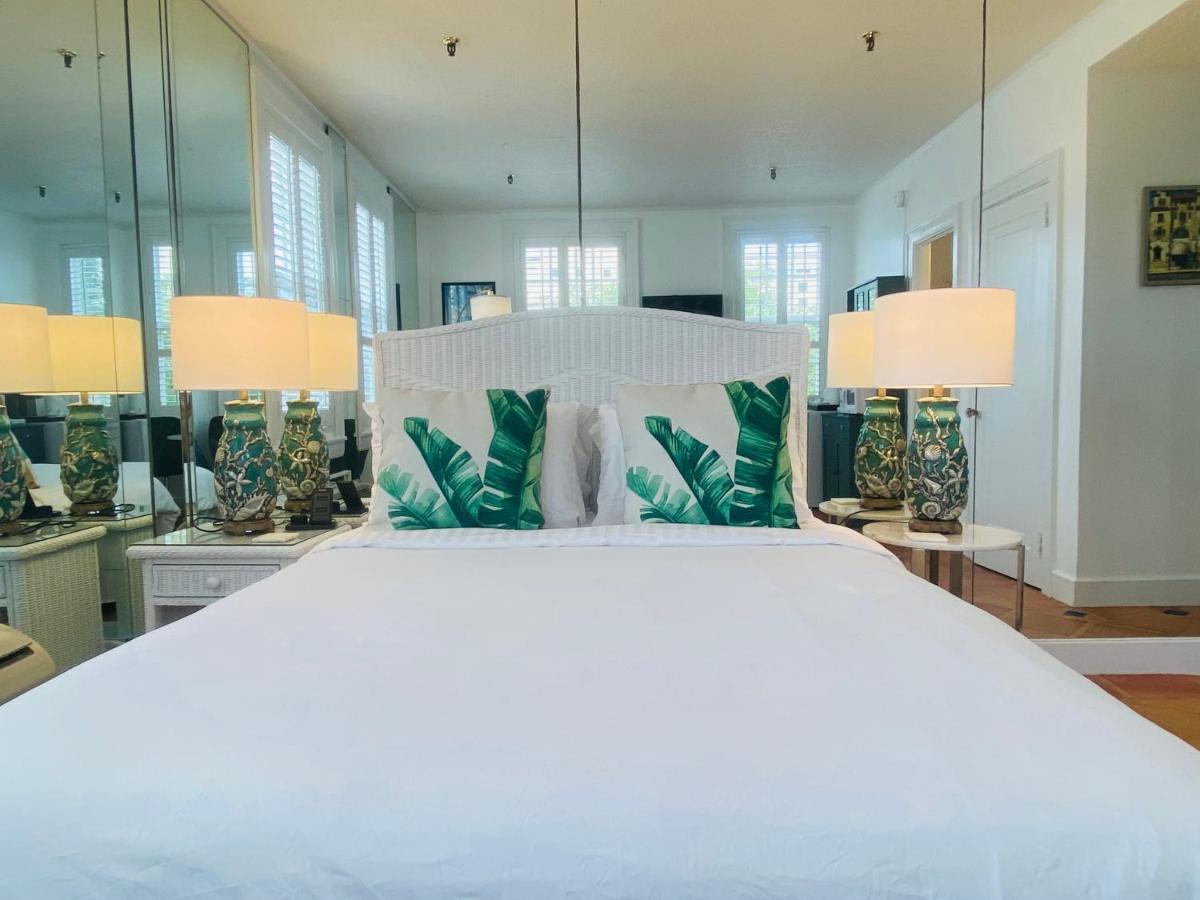 Tropicals Of Palm Beach Buitenkant foto